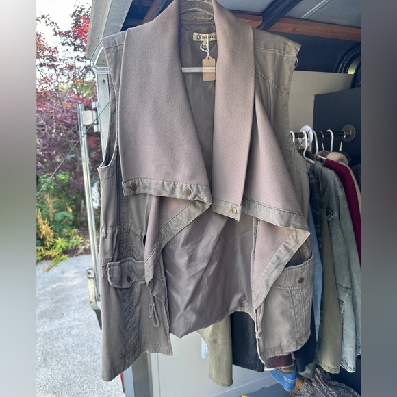 Democracy Jackets & Blazers - Democracy military style vest woman’s size small